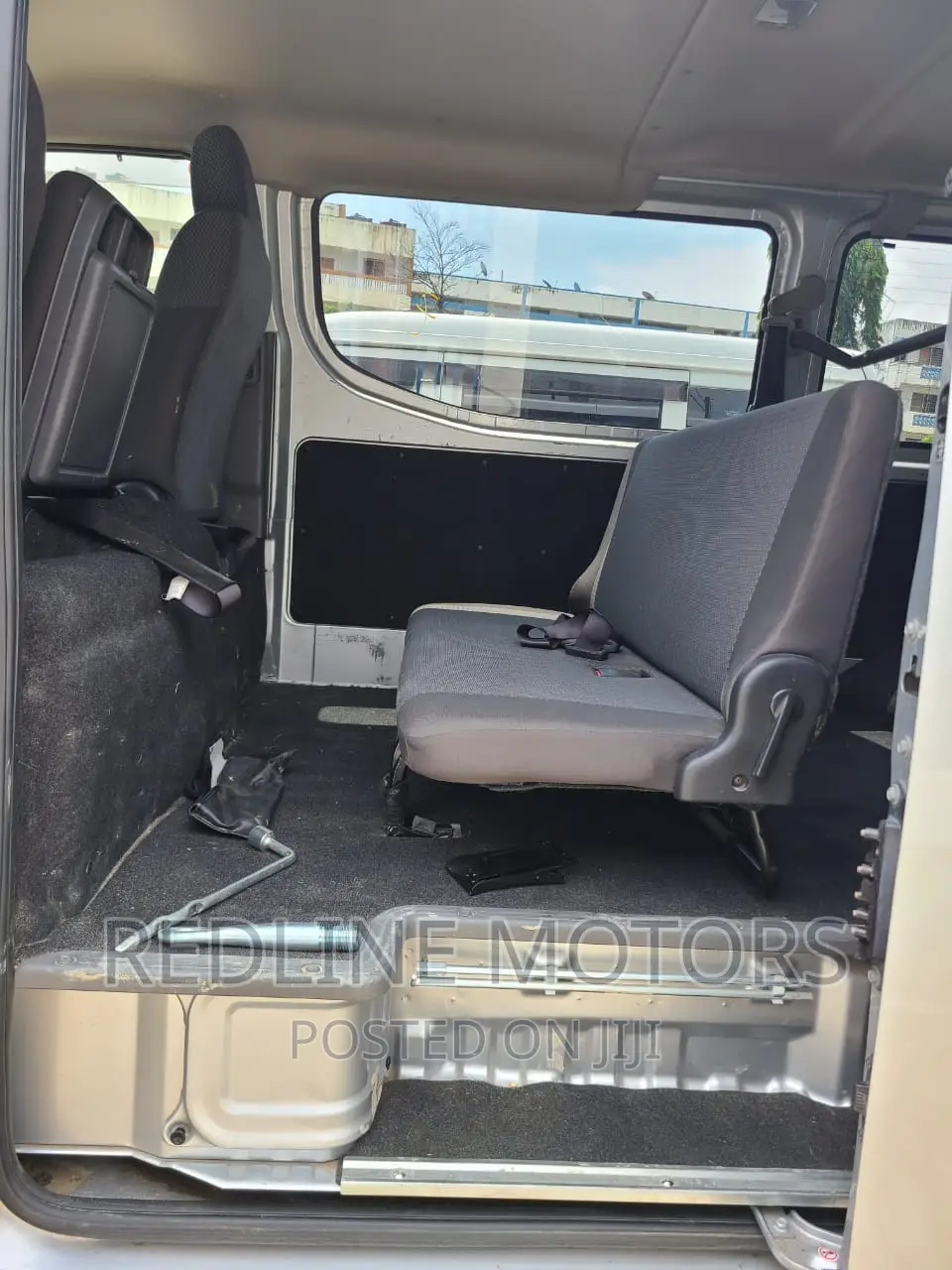 Nissan Caravan (Urvan) 2016 Silver
