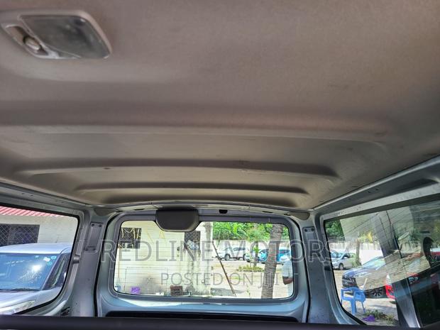 Nissan Caravan (Urvan) 2016 Silver - thumbnail 5