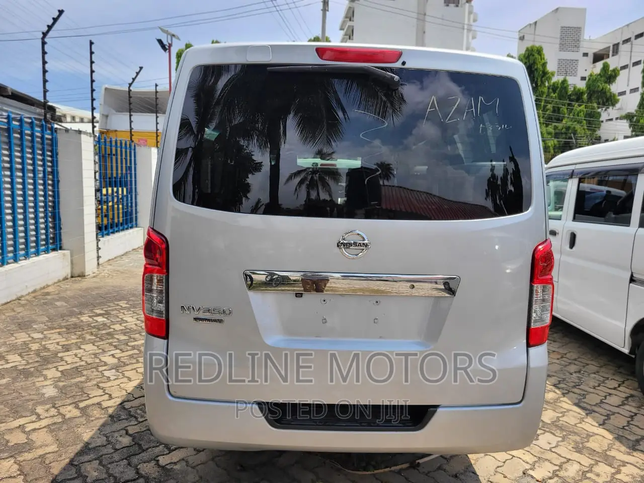 Nissan Caravan (Urvan) 2016 Silver