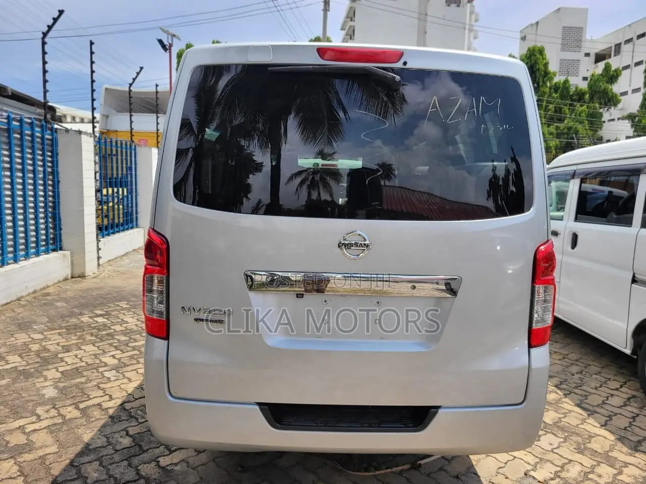 Nissan Caravan (Urvan) 2016 Silver