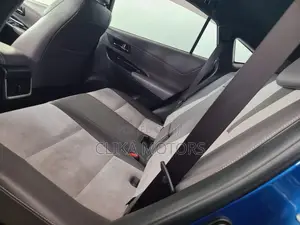 Toyota Harrier 2.0 2017 Blue