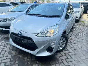Toyota Aqua 2016 Silver
