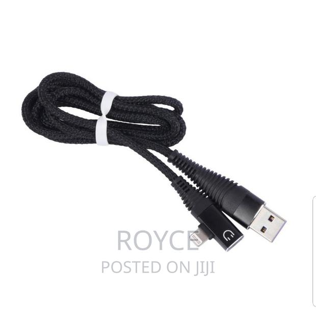 2 in 1 Adapter for Lightning Charging + Audio - thumbnail 3