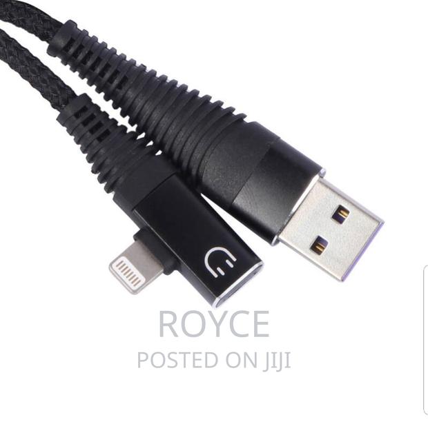 2 in 1 Adapter for Lightning Charging + Audio - thumbnail 5