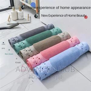 Bathroom Antislip Mat With Lazy Scrubber - thumbnail 2