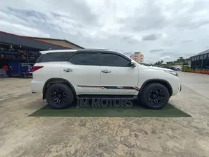 Toyota Fortuner 2018 White