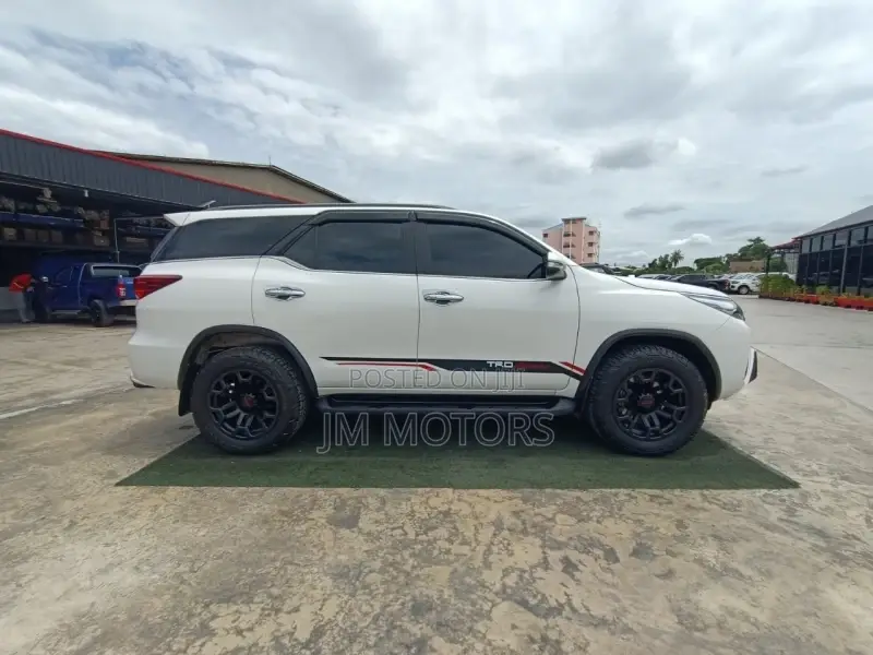 Toyota Fortuner 2018 White