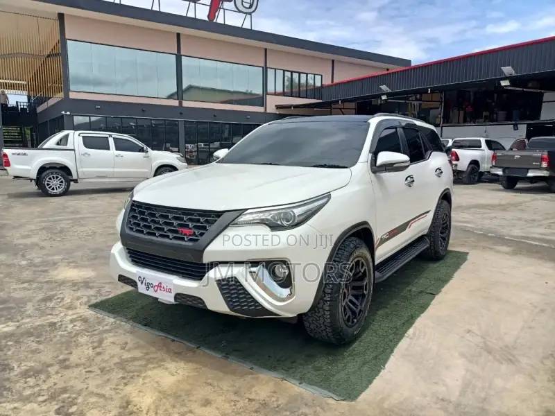 Toyota Fortuner 2018 White