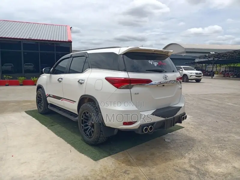 Toyota Fortuner 2018 White