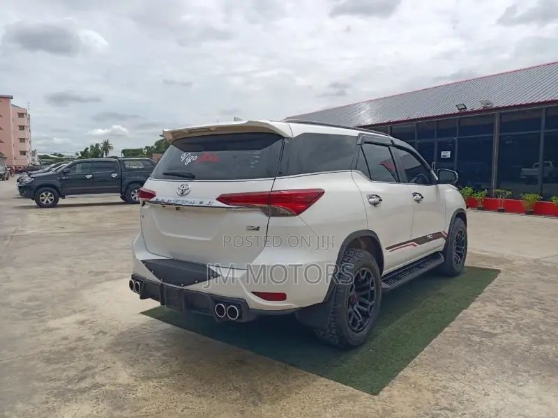 Toyota Fortuner 2018 White