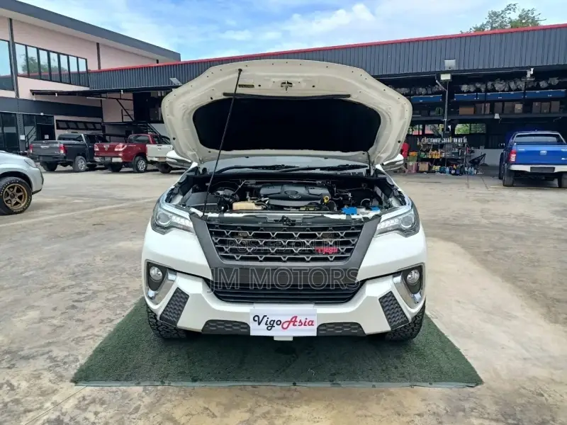 Toyota Fortuner 2018 White