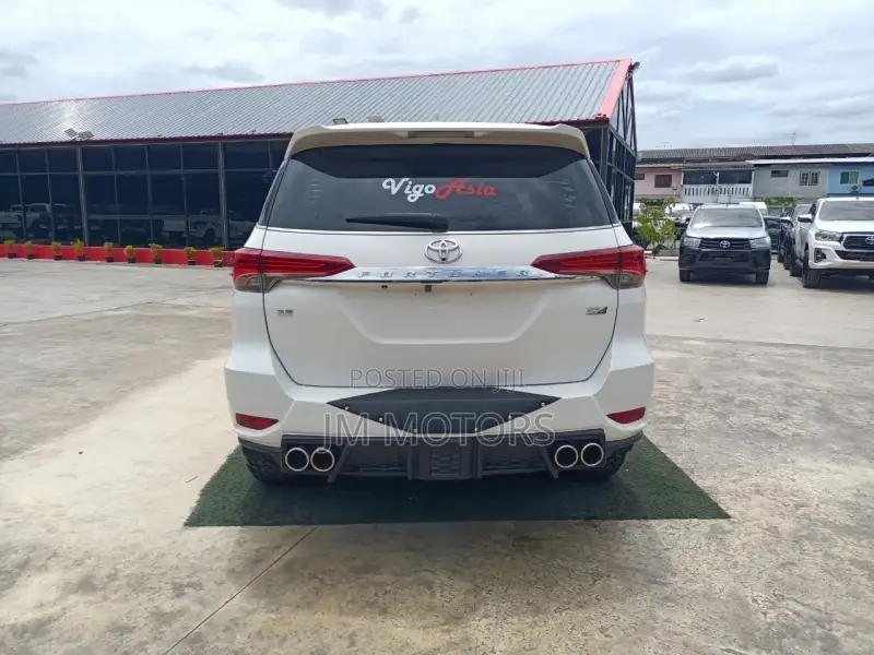 Toyota Fortuner 2018 White