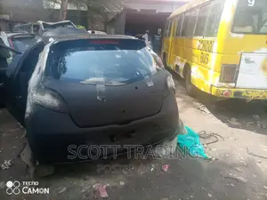 Mazda Demio 2010 Rear Windscreen