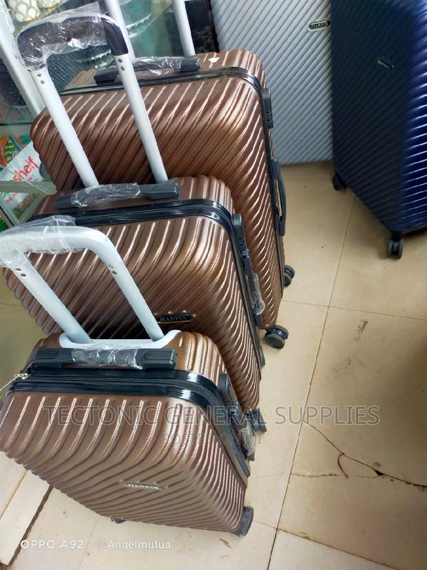 3 in 1 Plastic Suitcases Set -Different Colours - thumbnail 7