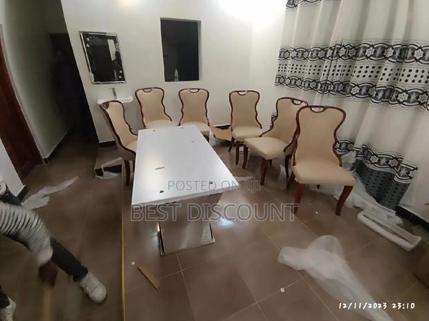 Marble Dinner Table - thumbnail 2