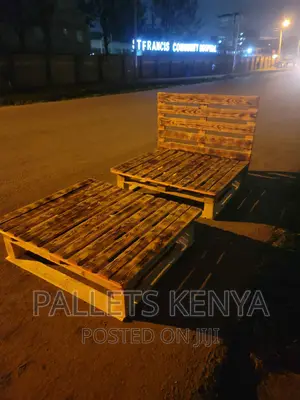 Pallet Bed- 4*6 Blazed Pallet Bed. (#MD9,4)