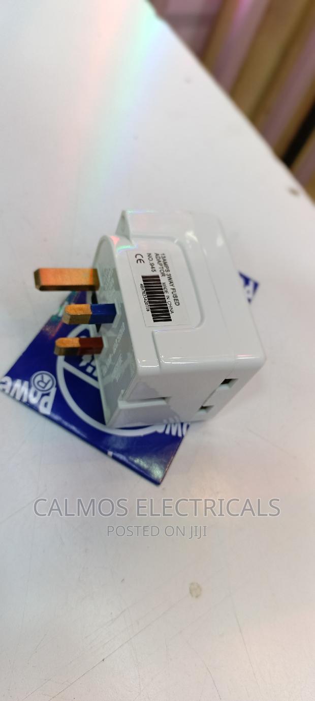 Travel Adaptor Plugs - thumbnail 2