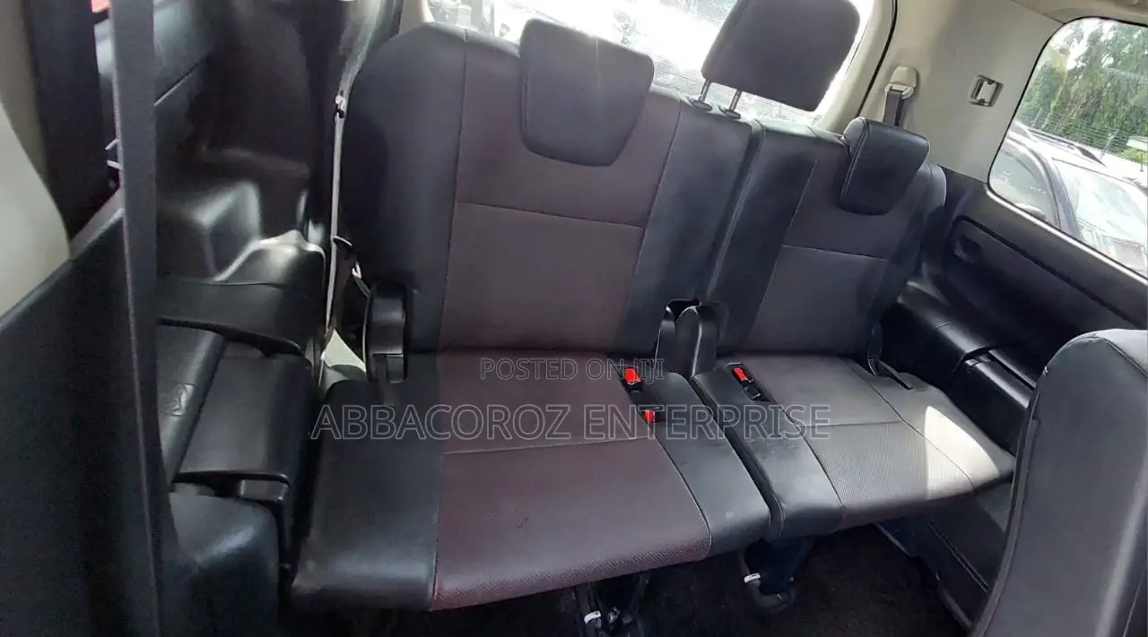 Toyota Esquire 2016 Pearl