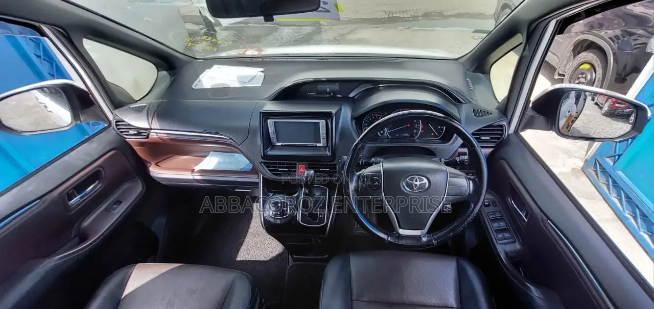 Toyota Esquire 2016 Pearl