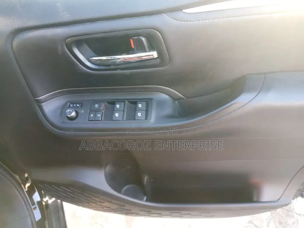 Toyota Esquire 2.0 FWD (7 seater) 2016 Matt Black