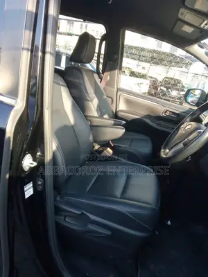 Toyota Esquire 2.0 FWD (7 seater) 2016 Matt Black
