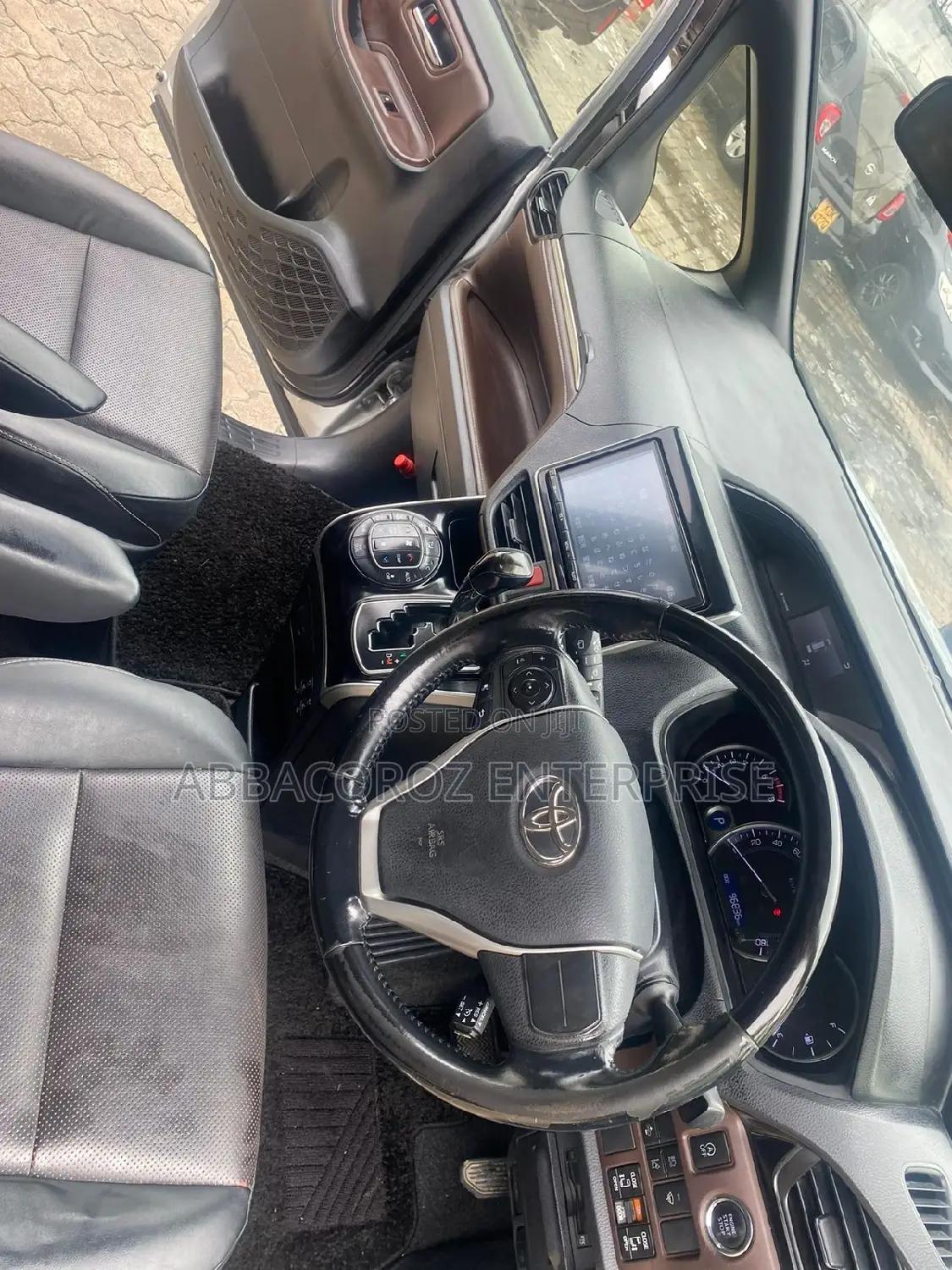 Toyota Esquire 2.0 FWD (7 seater) 2016 Silver
