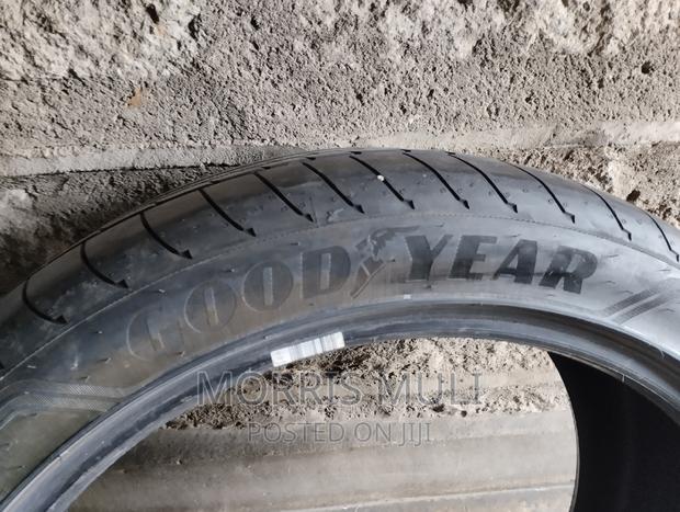 275/40r22 Goodyear - thumbnail 2
