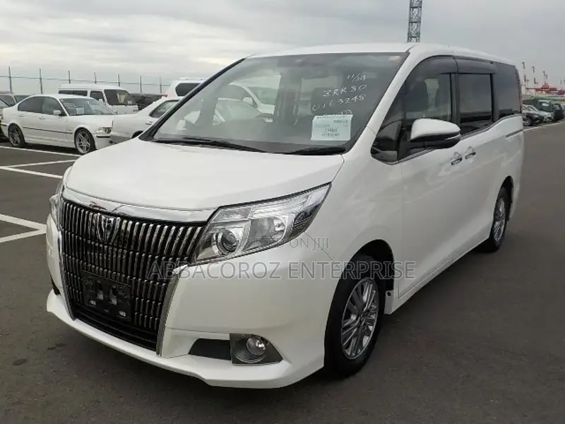Toyota Esquire 1.8 FWD Hybrid (7 seater) 2017 Off white