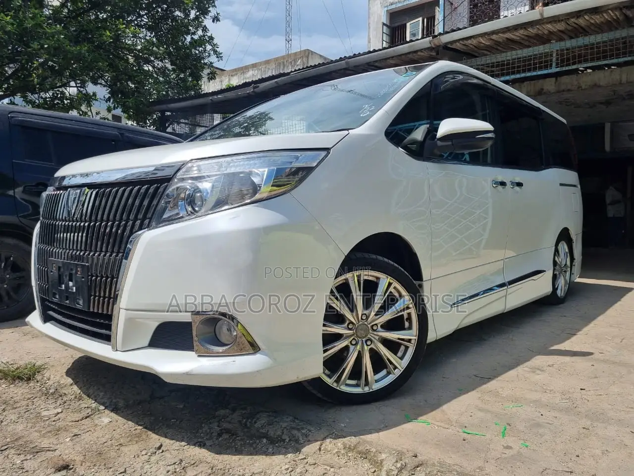 Toyota Esquire 2.0 AWD (8 seater) 2017 White