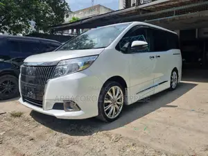 Toyota Esquire 2.0 AWD (8 seater) 2017 White