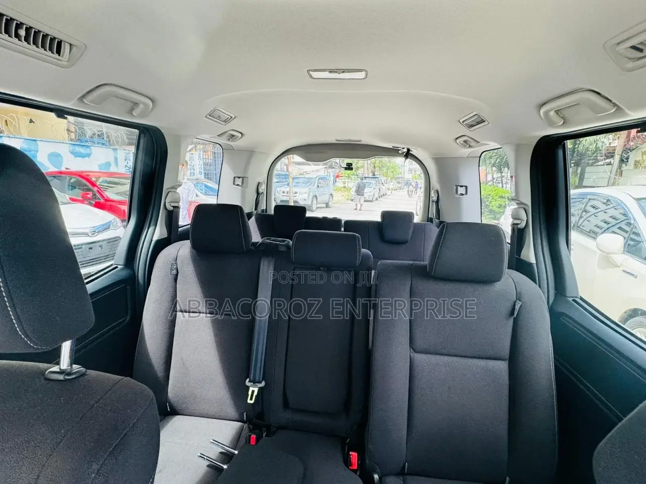 Toyota Esquire 2.0 FWD (8 seater) 2016 Gray