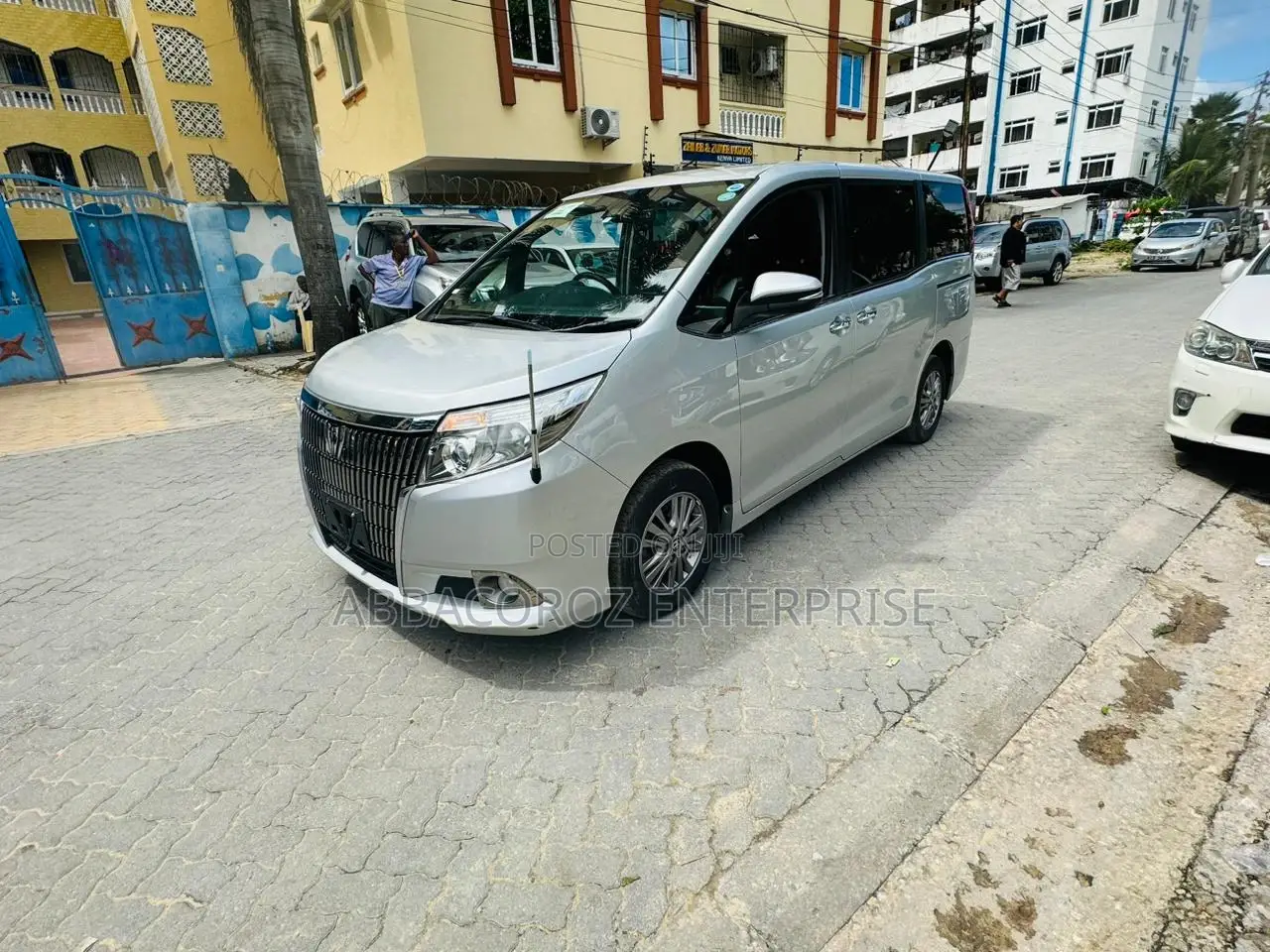 Toyota Esquire 2.0 FWD (8 seater) 2016 Gray