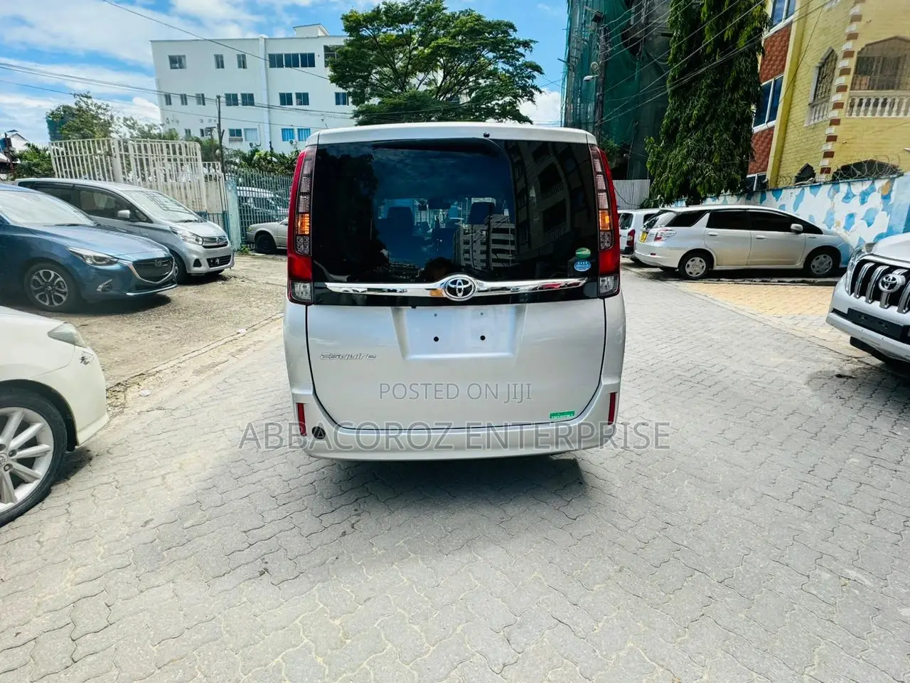Toyota Esquire 2.0 FWD (8 seater) 2016 Gray