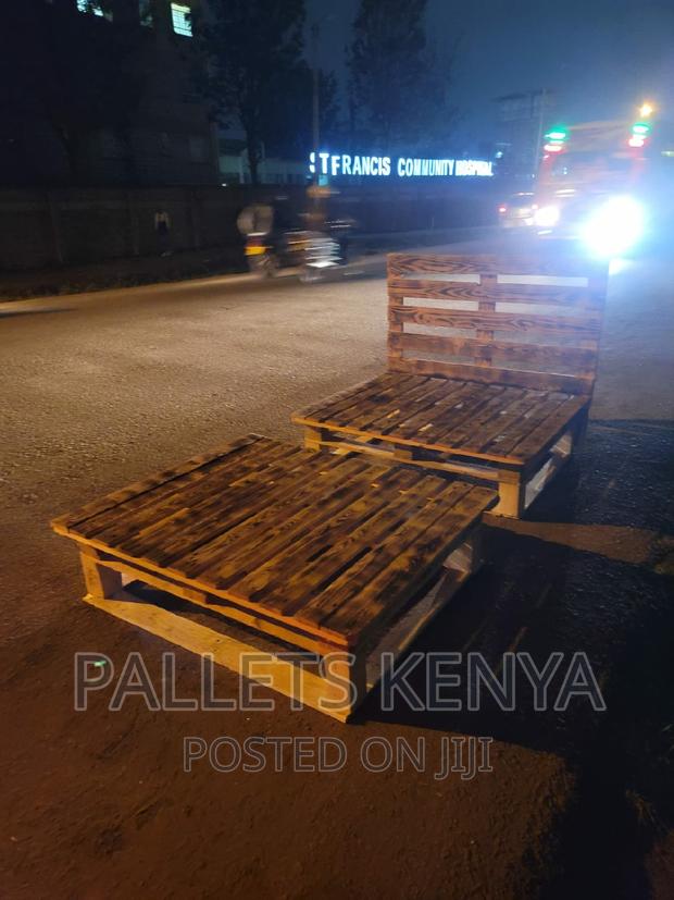 Pallet Bed- 4*6 Blazed Pallet Bed. (#RD06) - thumbnail 2