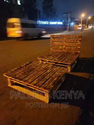 Pallet Bed- 4*6 Detachable and Blazed Pallet Bed. (#RD12)