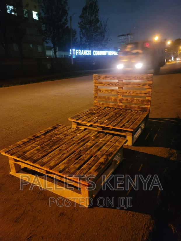 Pallet Bed- 4*6 Detachable and Blazed Pallet Bed. (#RD13) - thumbnail 2