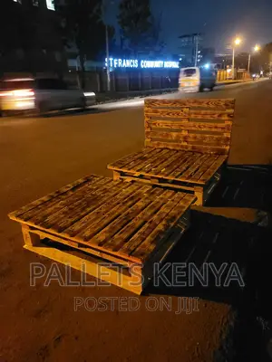 Pallet Bed- 4*6 Detachable and Blazed Pallet Bed. (#RD14)