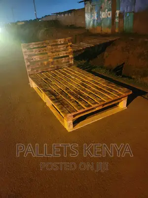 Pallet Bed- 4*6 Detachable and Blazed Pallet Bed. (#RD16)