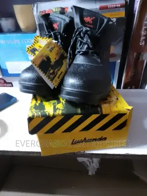 Safety Boots Safety Boots Safety Boots From Size 37 Upto 43