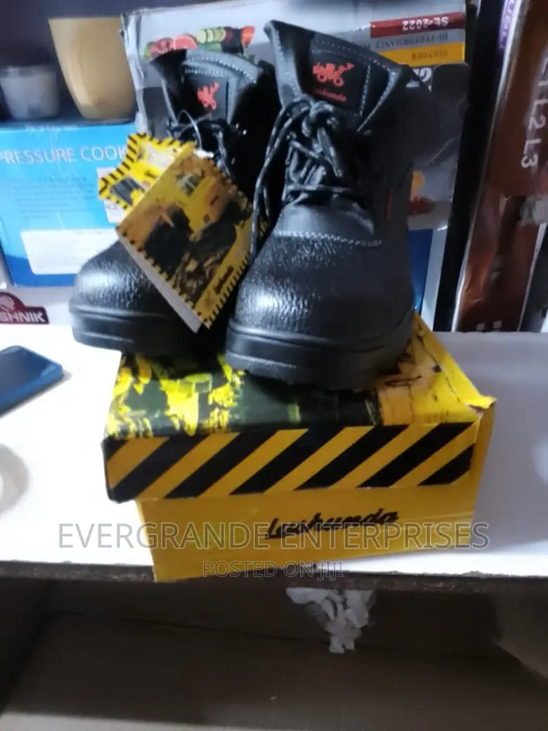 Safety Boots Safety Boots Safety Boots From Size 37 Upto 43