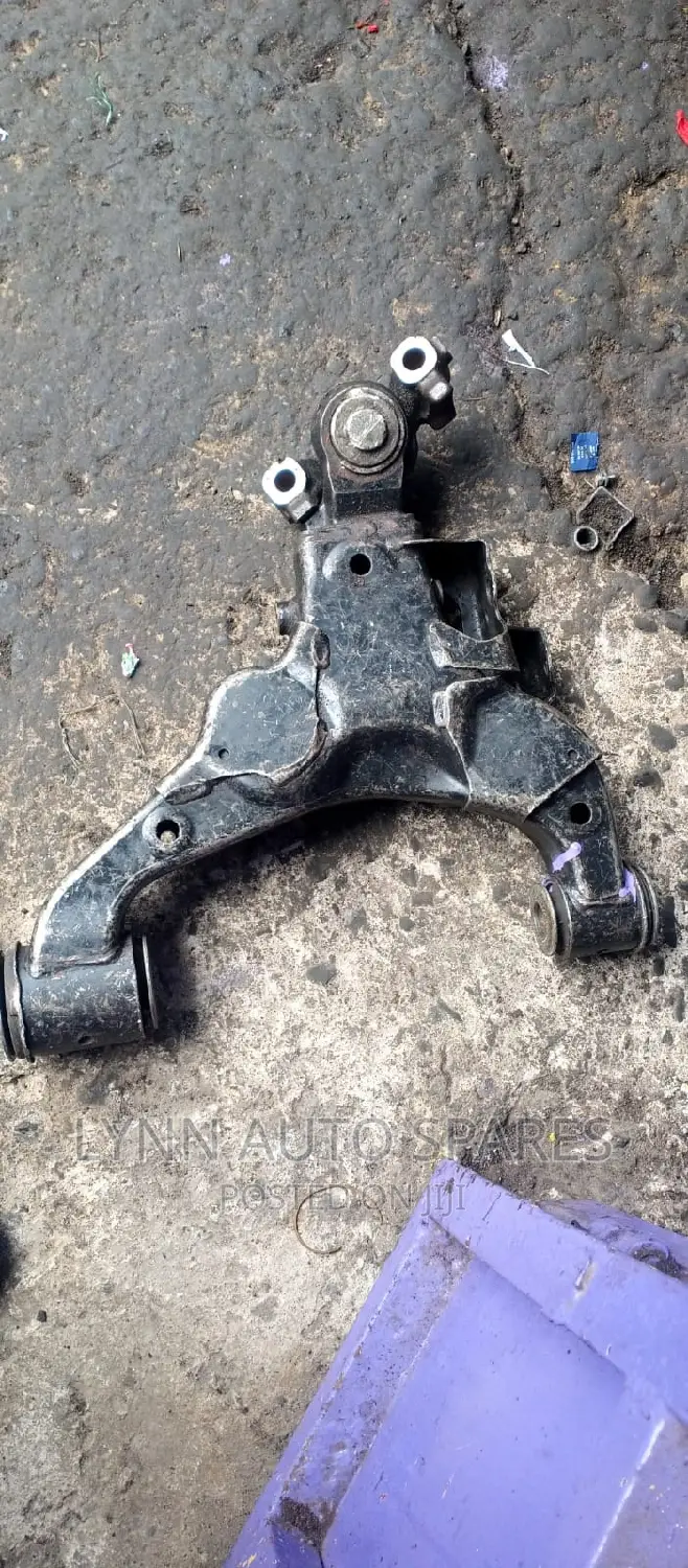 Toyota V8 200series Lower Arm