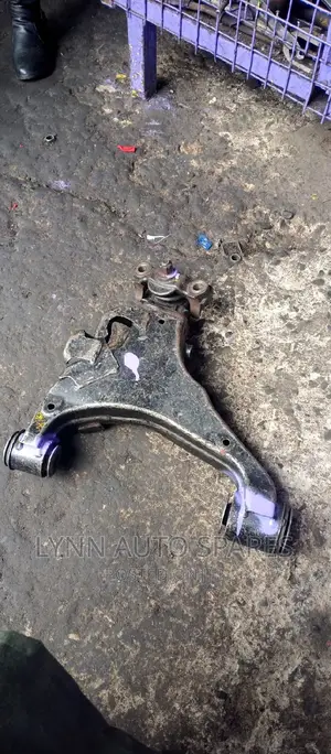 Toyota V8 200series Lower Arm