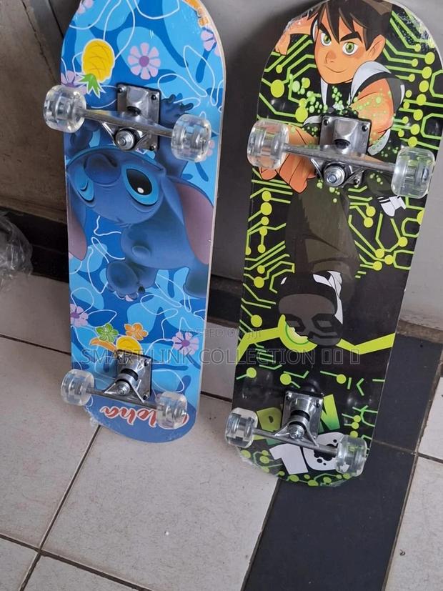 Skateboard With Rubber Wheels for Adults at  - thumbnail 3
