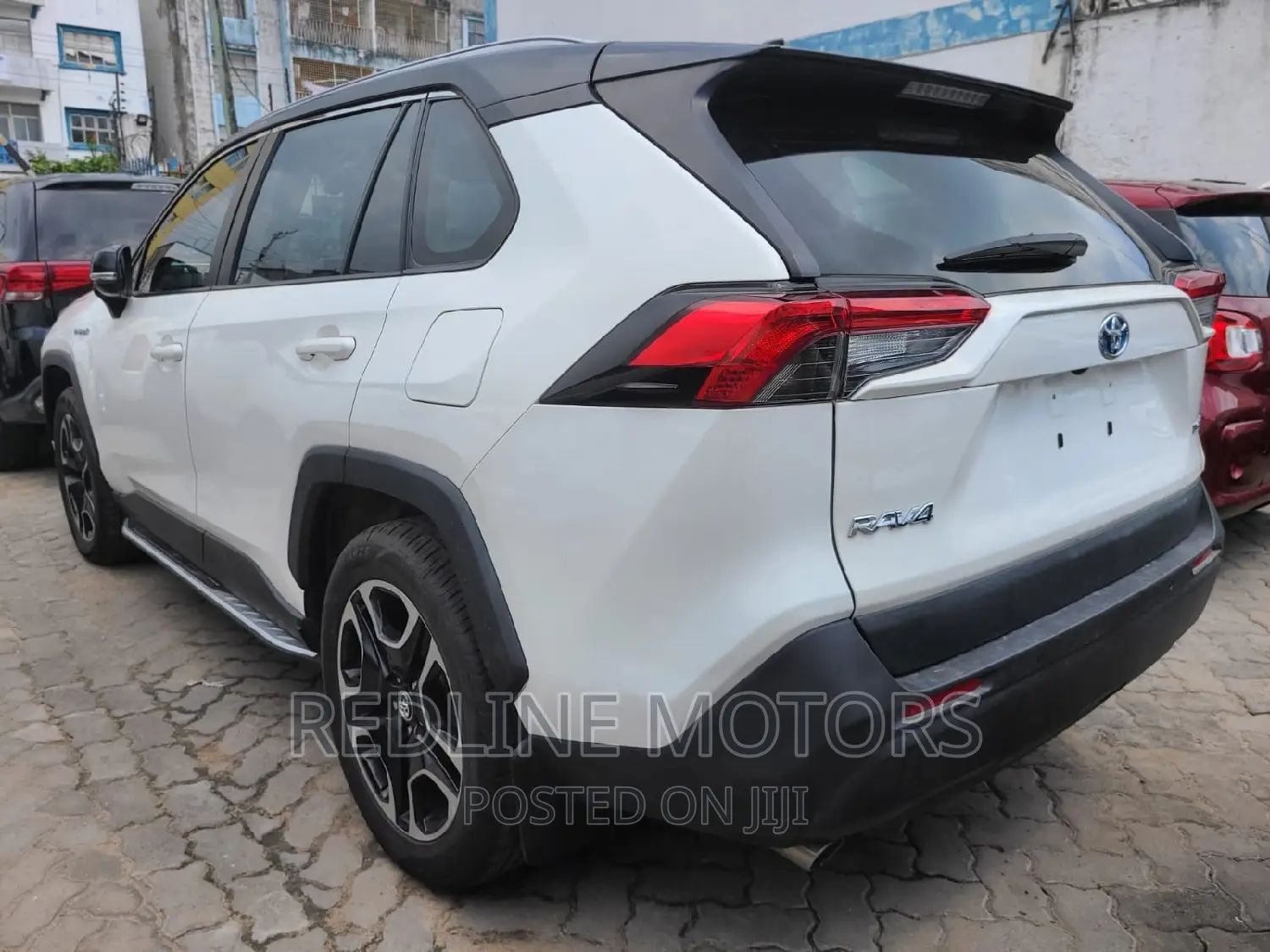 Toyota RAV4 LE AWD 2019 White
