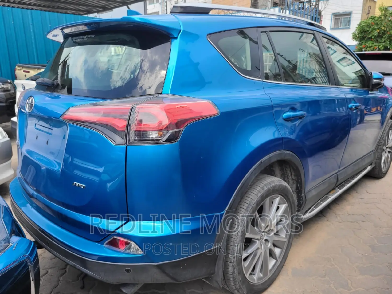 Toyota RAV4 LE AWD (2.5L 4cyl 6A) 2016 Blue