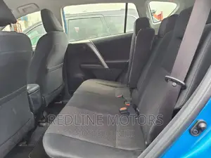 Toyota RAV4 LE AWD (2.5L 4cyl 6A) 2016 Blue