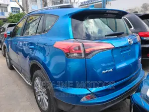 Toyota RAV4 LE AWD (2.5L 4cyl 6A) 2016 Blue