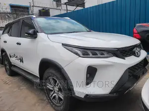 Toyota Fortuner 2.8 D AWD 2016 Pearl