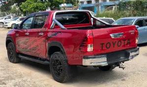 Toyota Hilux 2017 Red