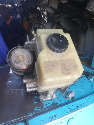 Toyota Prado 95 Brake Booster